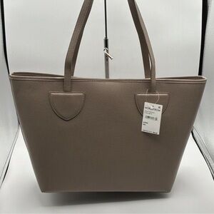 Marc Jacobs Tote Bag
(160)